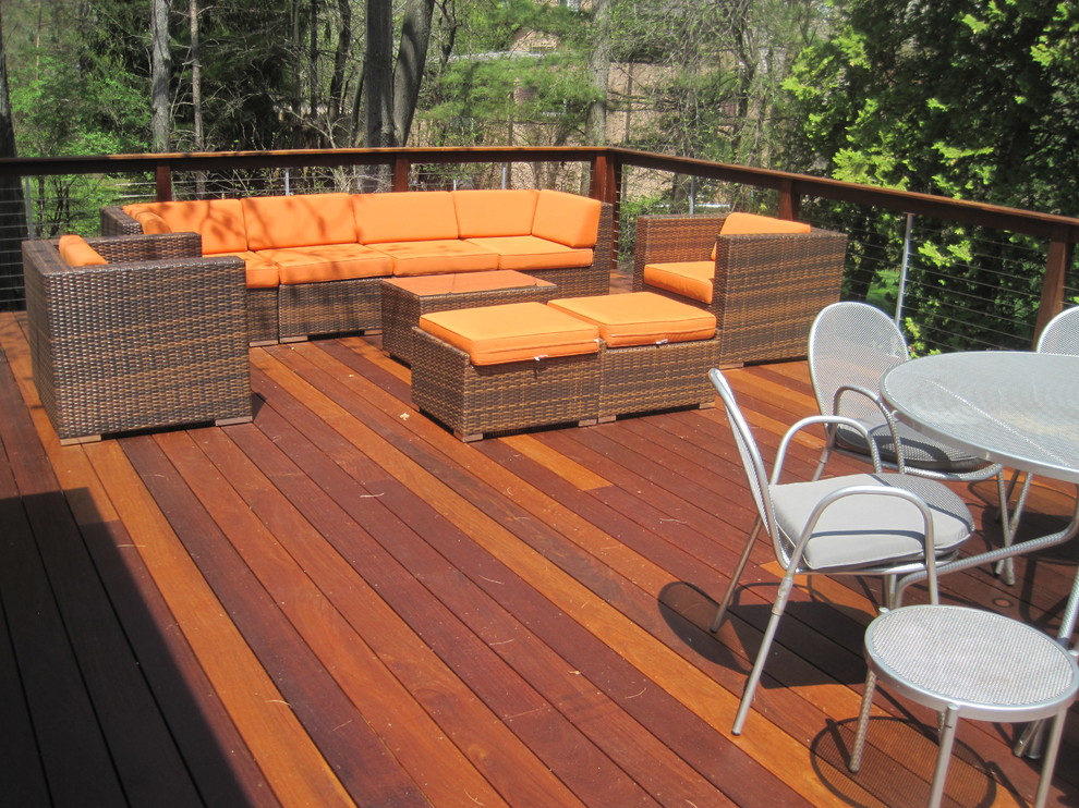 Inspiration for a large transitional deck remodel in Chicago