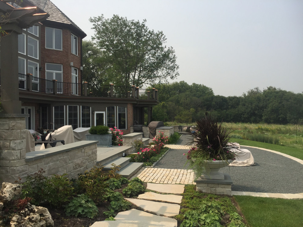 Outdoor Kitchen