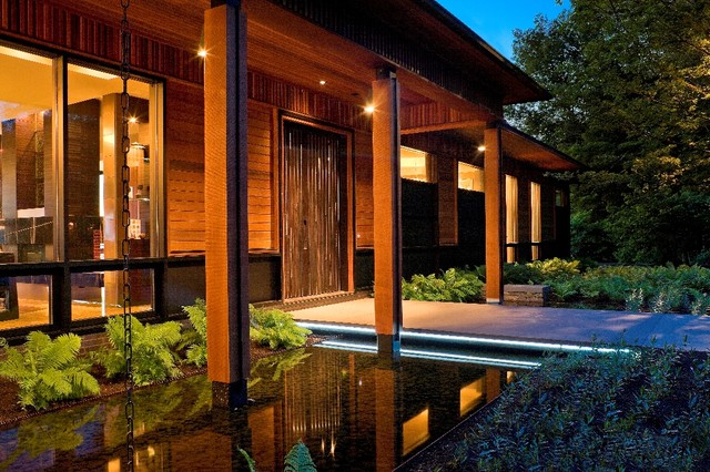 Quaker Bluff Residence rustic
