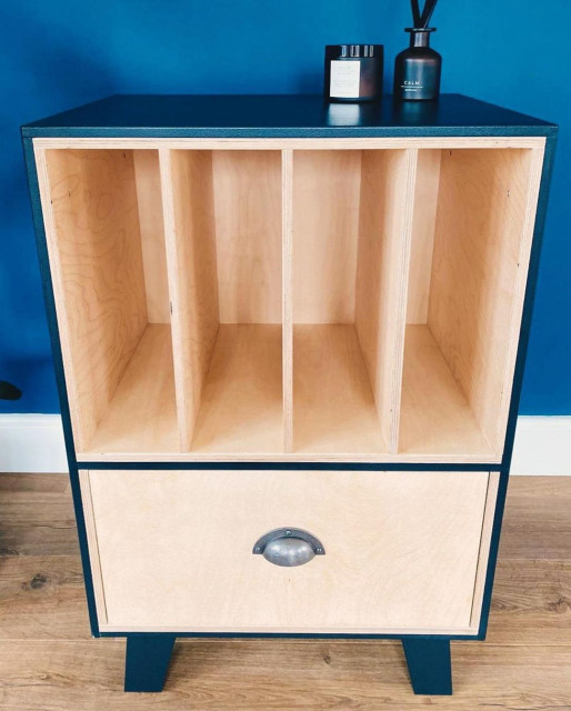 Sideboard and Record player stand modern-vardagsrum