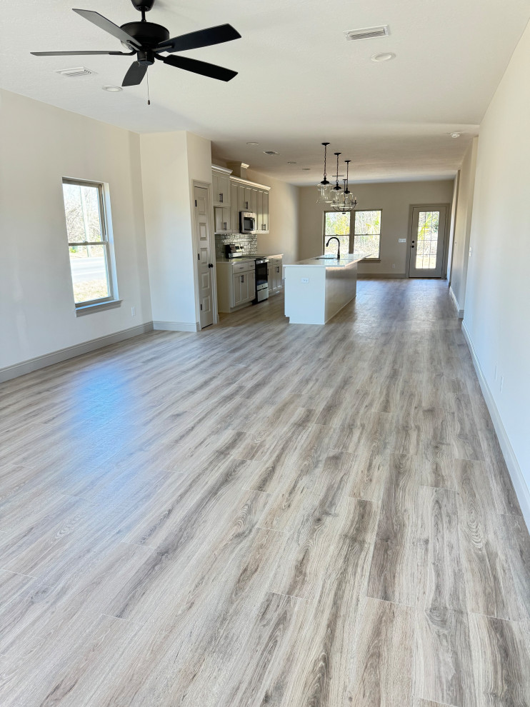 Various Spec Home Designs (working under Suzanne Vickers Construction)