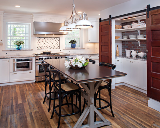 Transitional Kitchen nyklassisk-koekken