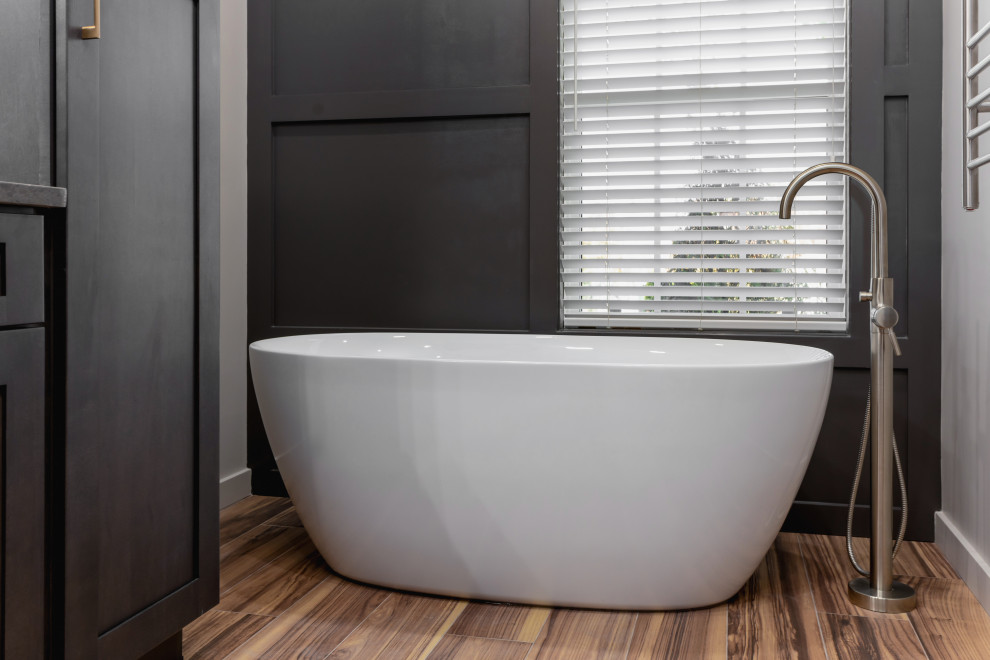 Inspiration for a transitional bathroom remodel in Cleveland