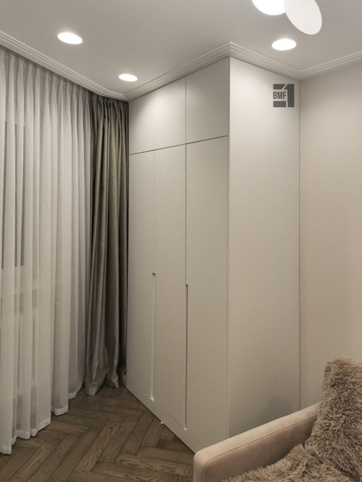 Шкаф распашной в современном стиле в спальню