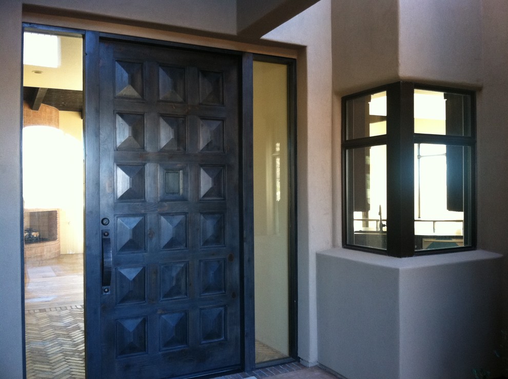 Inspiration for a traditional entryway in Phoenix.