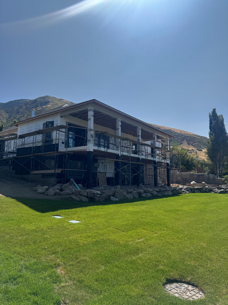 Utley Project-Multi-Gen Living and Expansive Garage