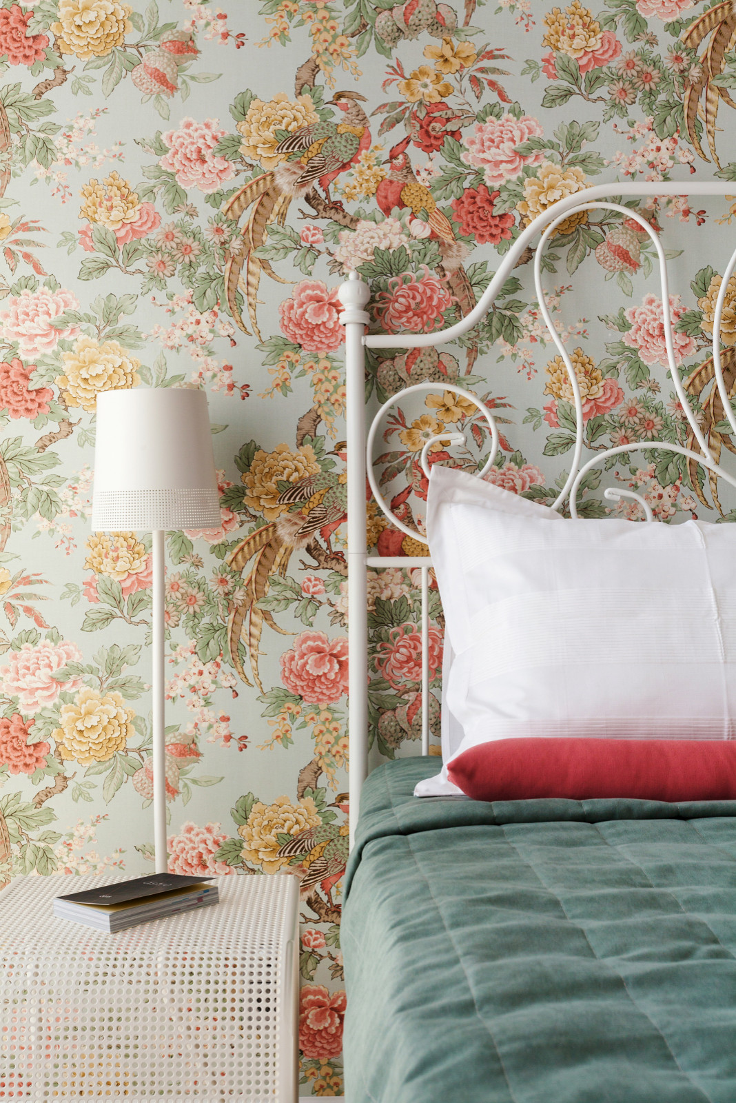 "Девичья Нора" или "Легко быть Девочкой"