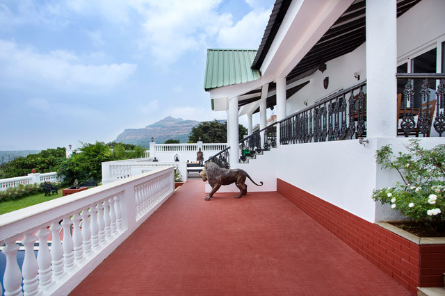 Villa @ Lonavla asiatique-porche