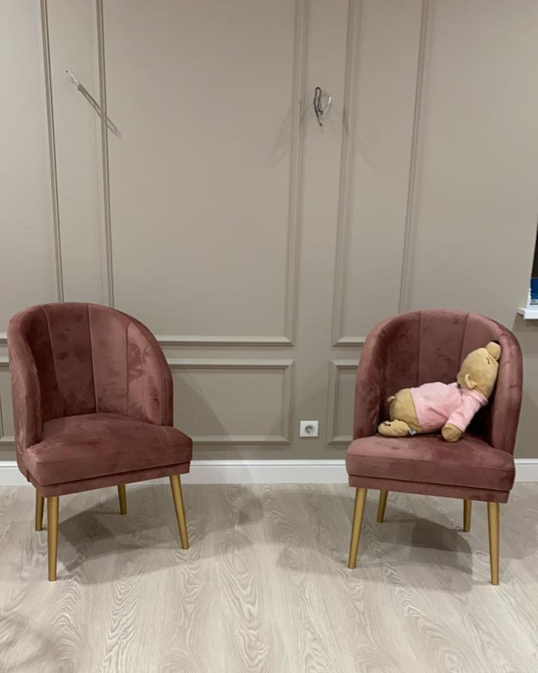 Пуфы и кресла