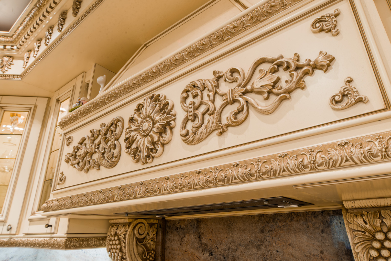 А я кухня в белом!