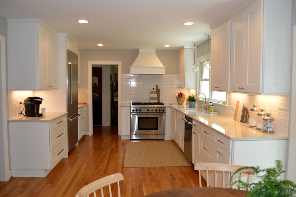 Kitchen Remodel with Simply White Maple Cabinets and Silestone Lagoon ...