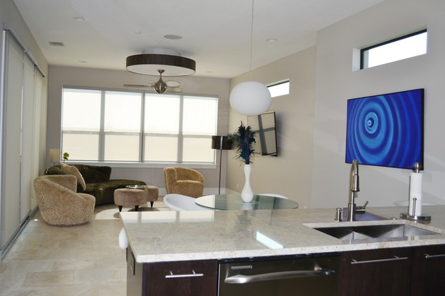 Beachfront contemporary-dining-room