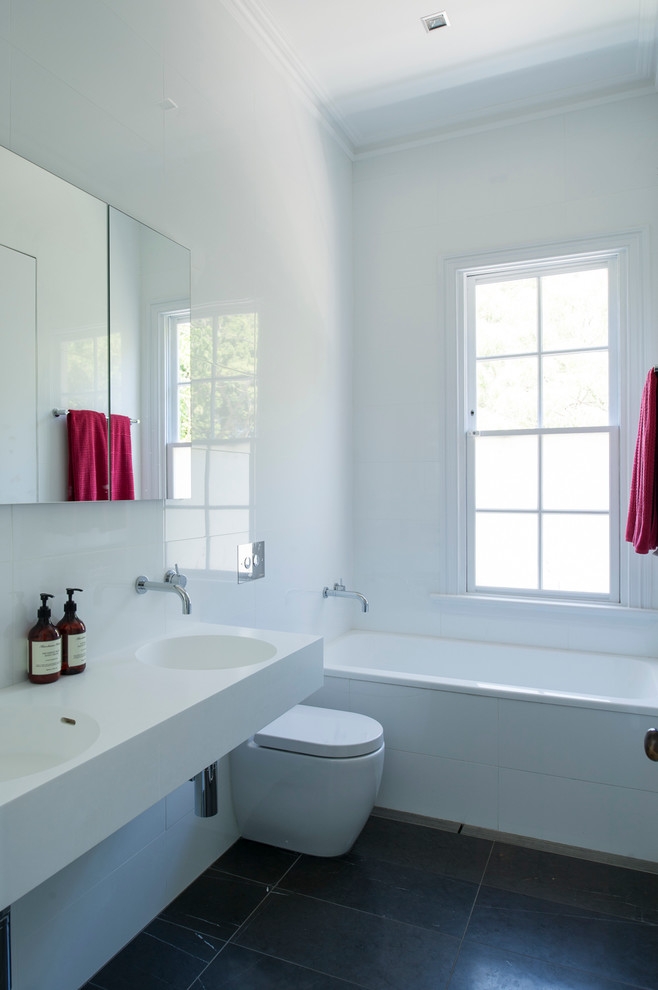 Design ideas for a contemporary bathroom in Melbourne.