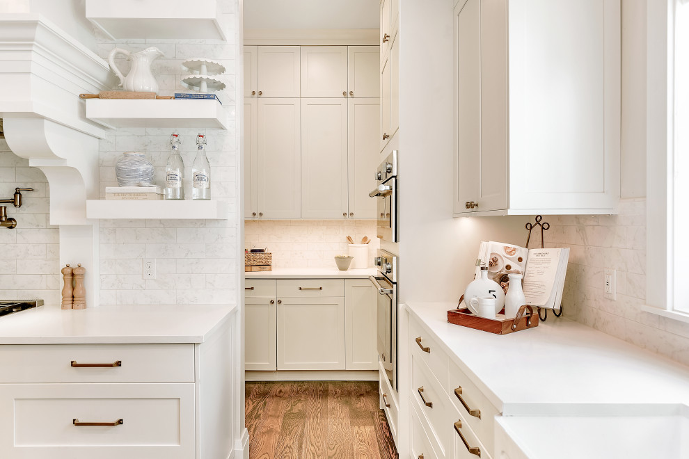 Kitchen - transitional kitchen idea in Denver