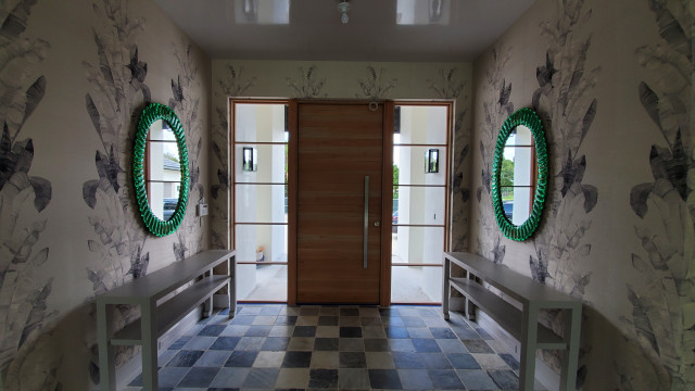 Various Mirror Installations modern-eingang