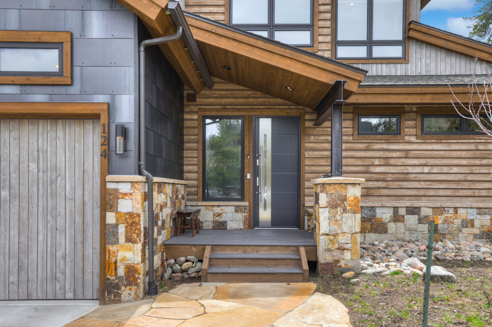 Entryway - rustic entryway idea