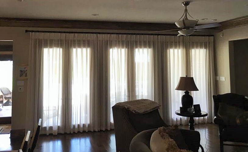 Inspiration for a transitional home design remodel in Houston
