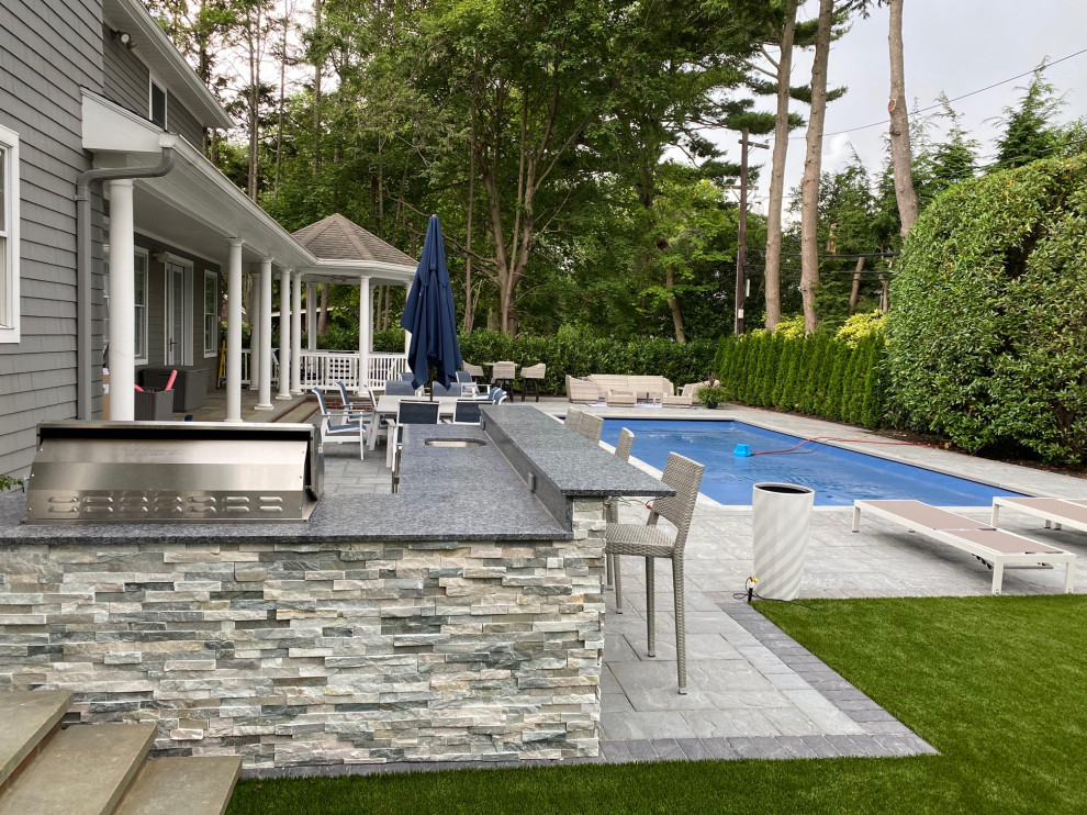 Inspiration for a classic patio in New York.