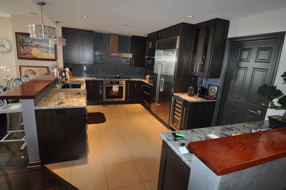 Transitional kitchen photo in Baltimore