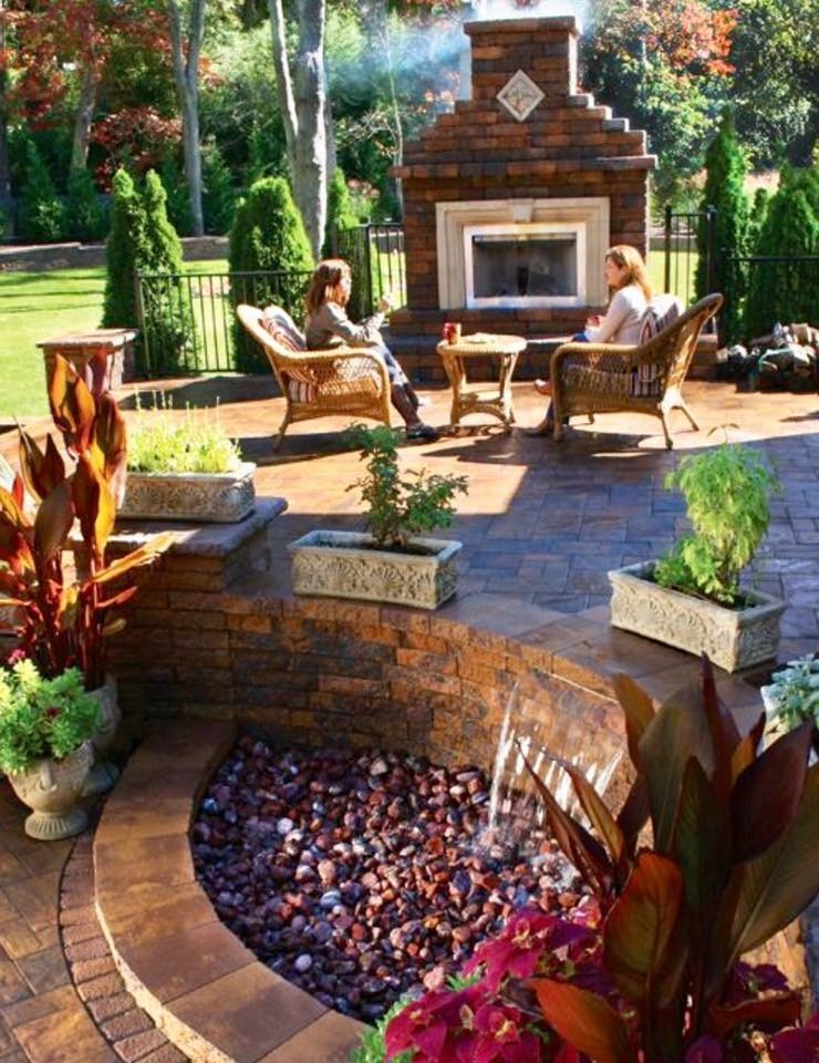 Transitional patio photo in Chicago