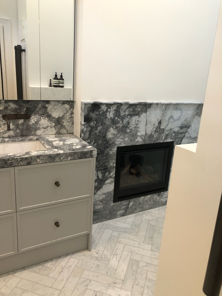 Grey with a hint of Tradition