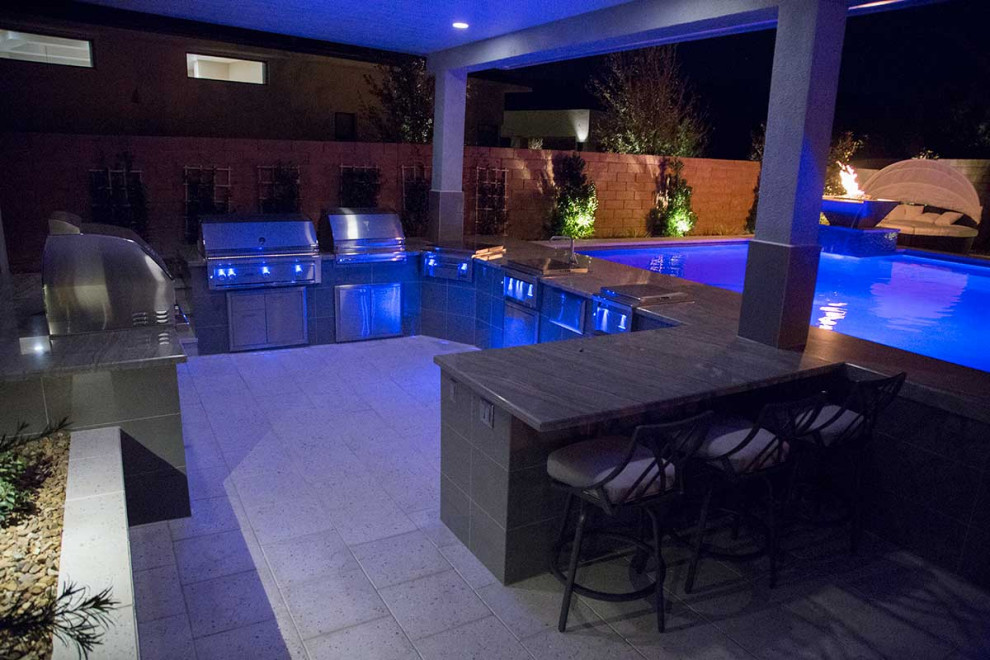 This is an example of a traditional patio in Las Vegas.