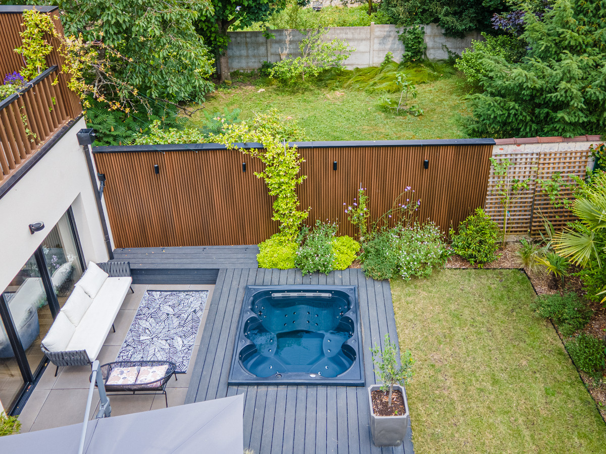 Aménagement d'un jardin avec jacuzzi