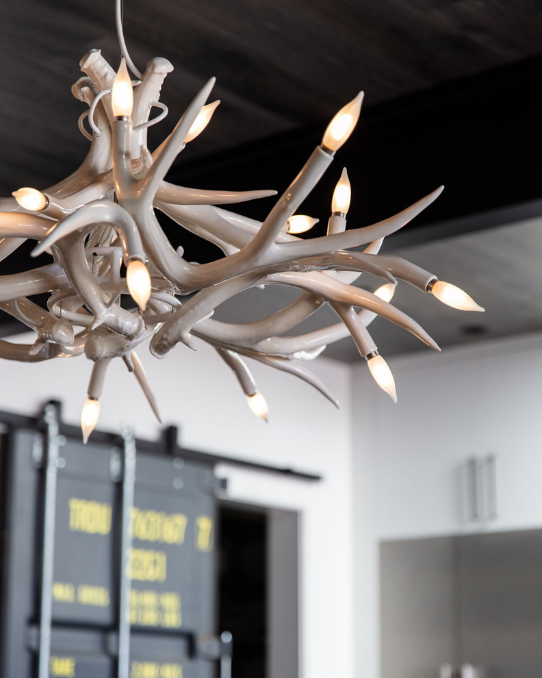 Inspiration for a modern dining room remodel in San Francisco