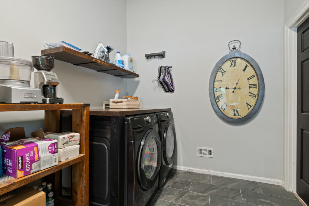 1950 River Way Drive