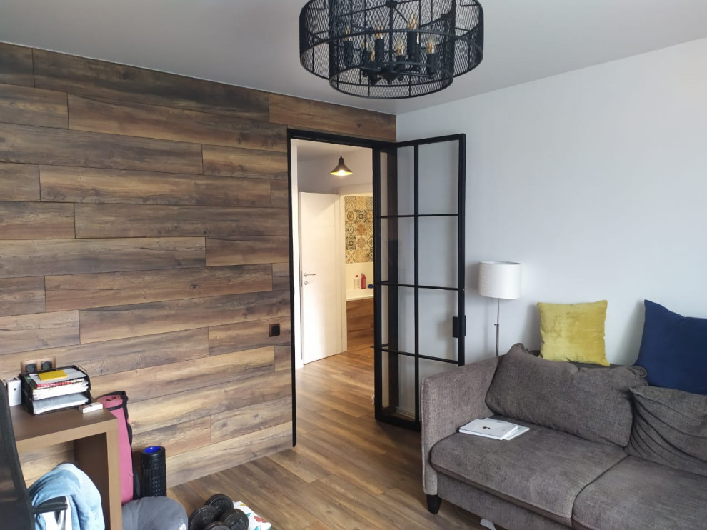 Лофт перегородка с распашной дверью