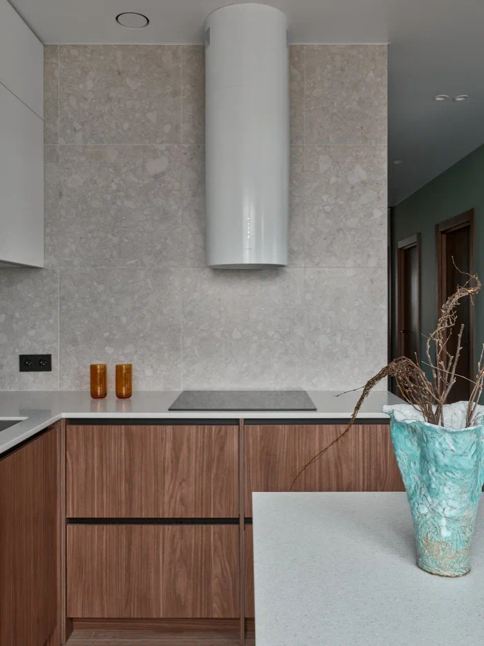 Кухня с мобильным островом