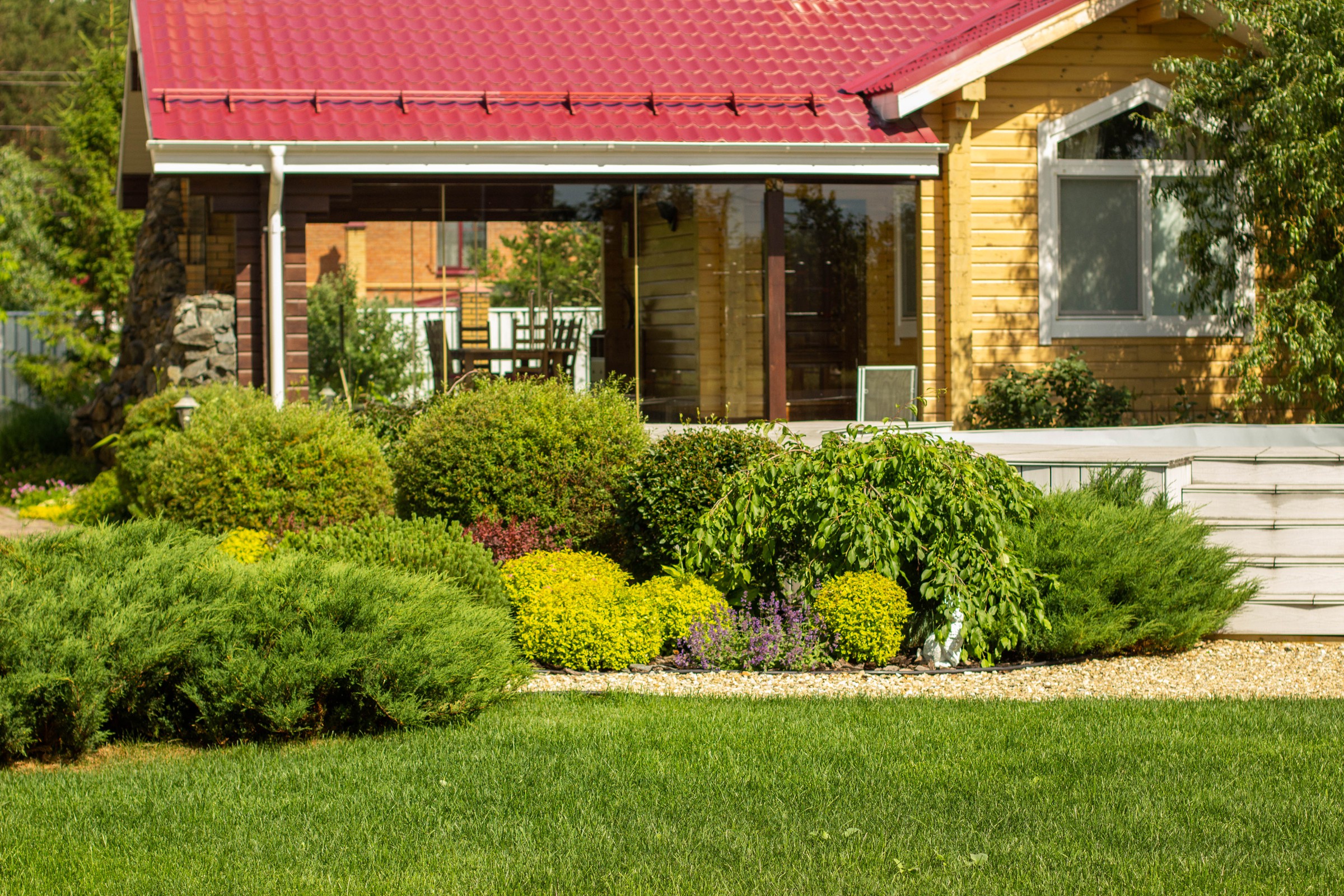 Сад с зеленой крышей