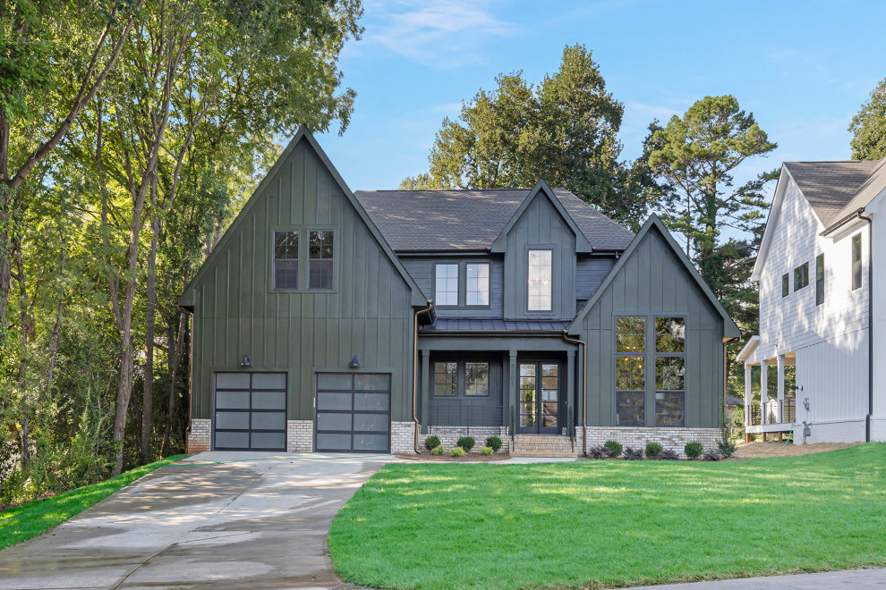 This is an example of a large rural house exterior in Tampa.