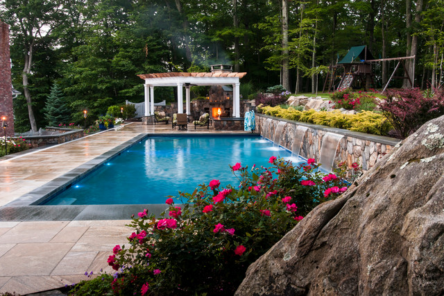 WHY LEAVE HOME classico-piscina