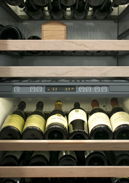 Subzero Wine Fridge classique-buanderie