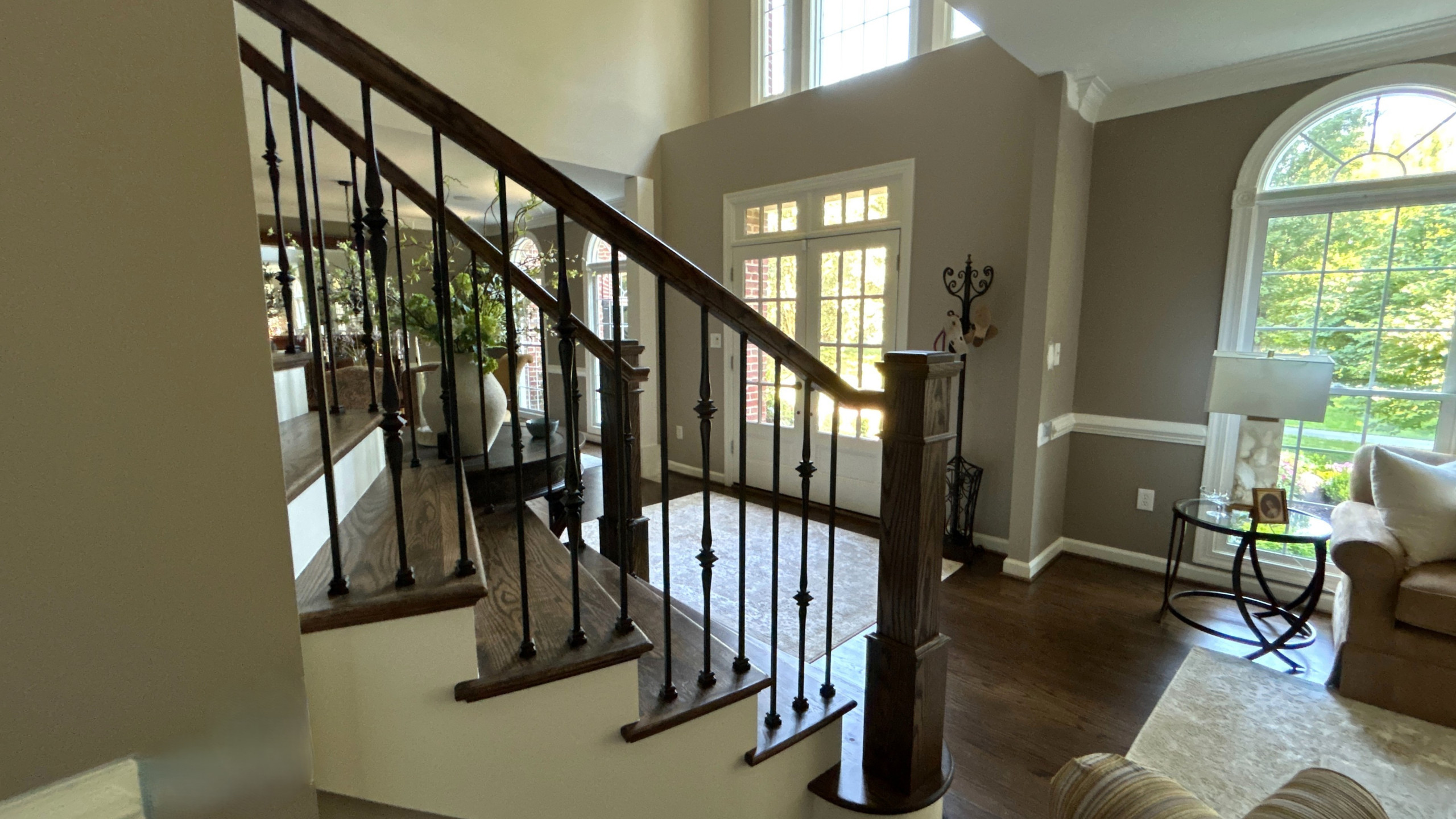 Project #157 | Traditional Curved Foyer Staircase