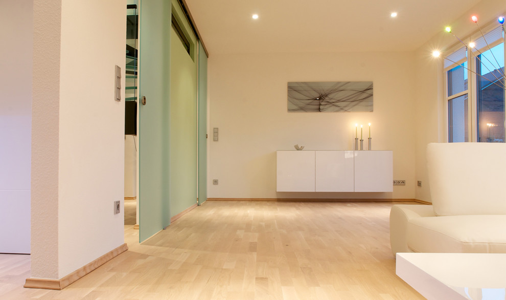 Modernes Wohnzimmer in Sonstige