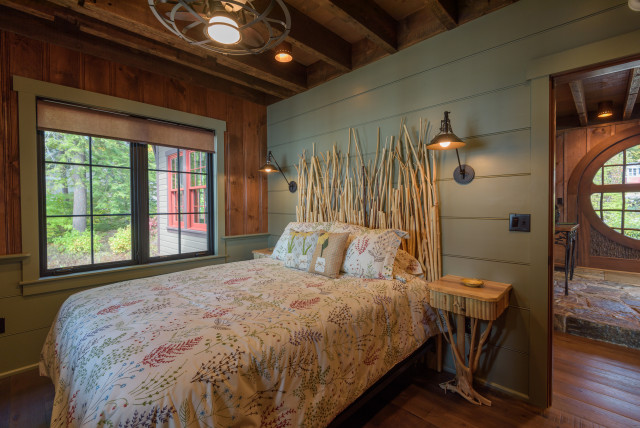 The Enchanted Cottage rustico-camera-da-letto