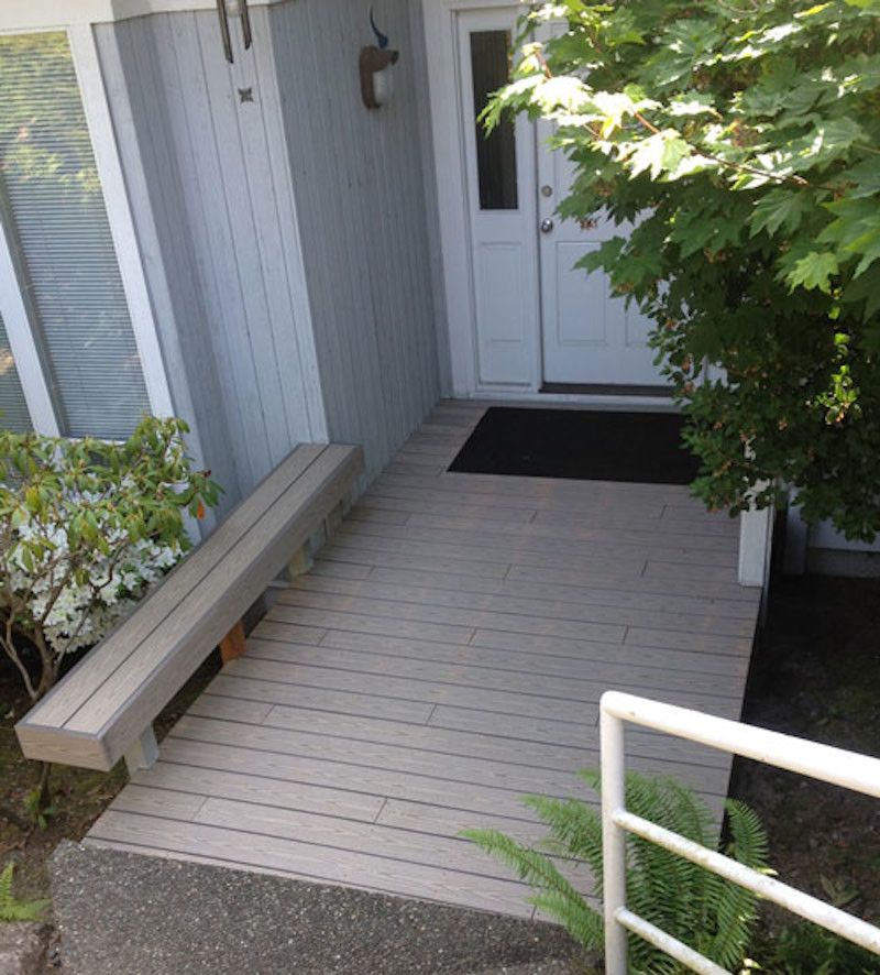 Inspiration for a small backyard deck remodel in Seattle with no cover