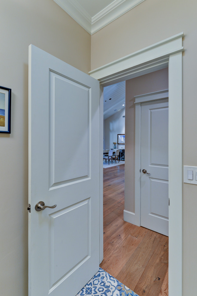 Example of a transitional hallway design in Phoenix