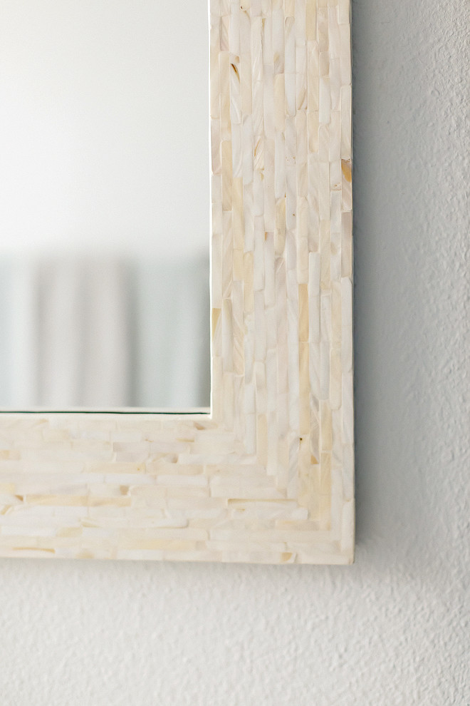 Transitional home design photo in Austin