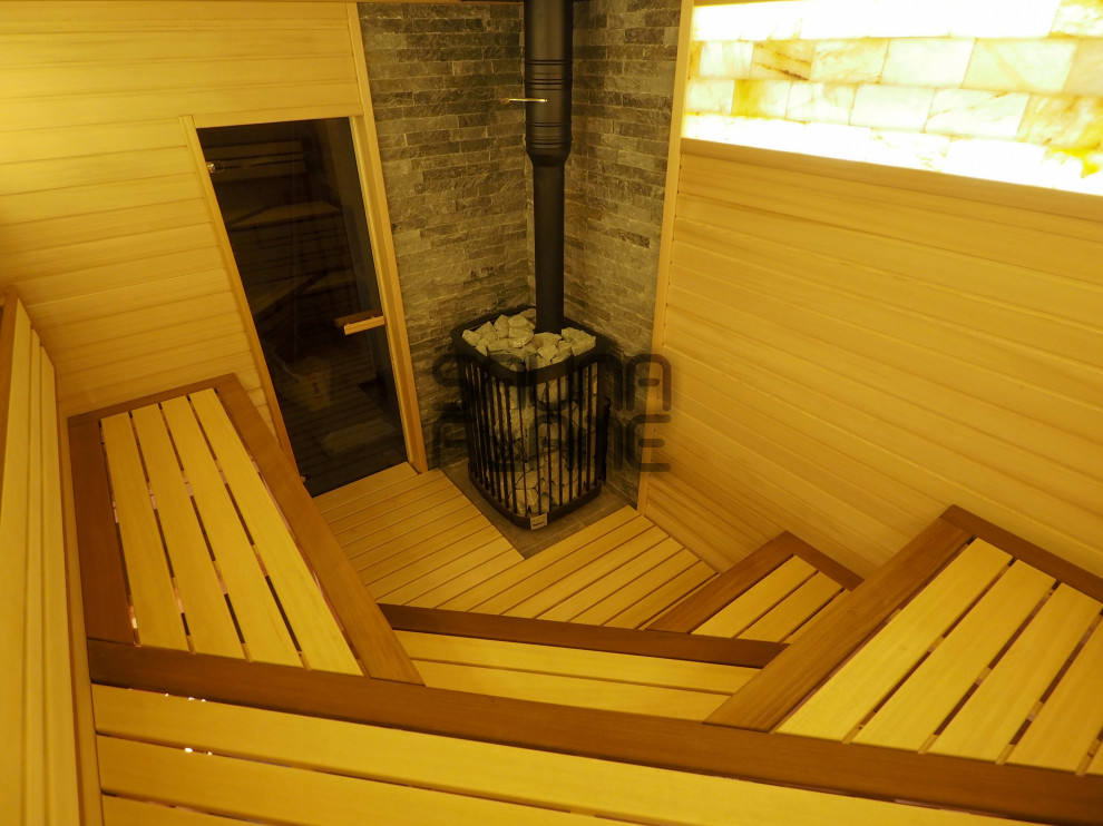 Сауна с соляным панно