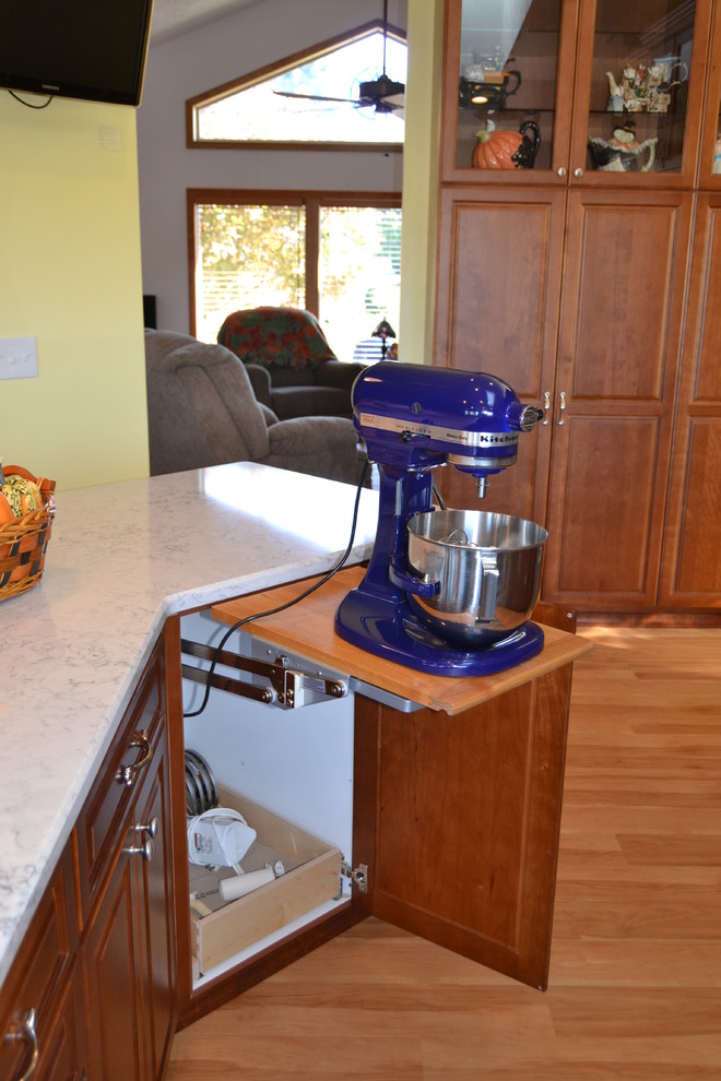 Kitchen - kitchen idea in Seattle