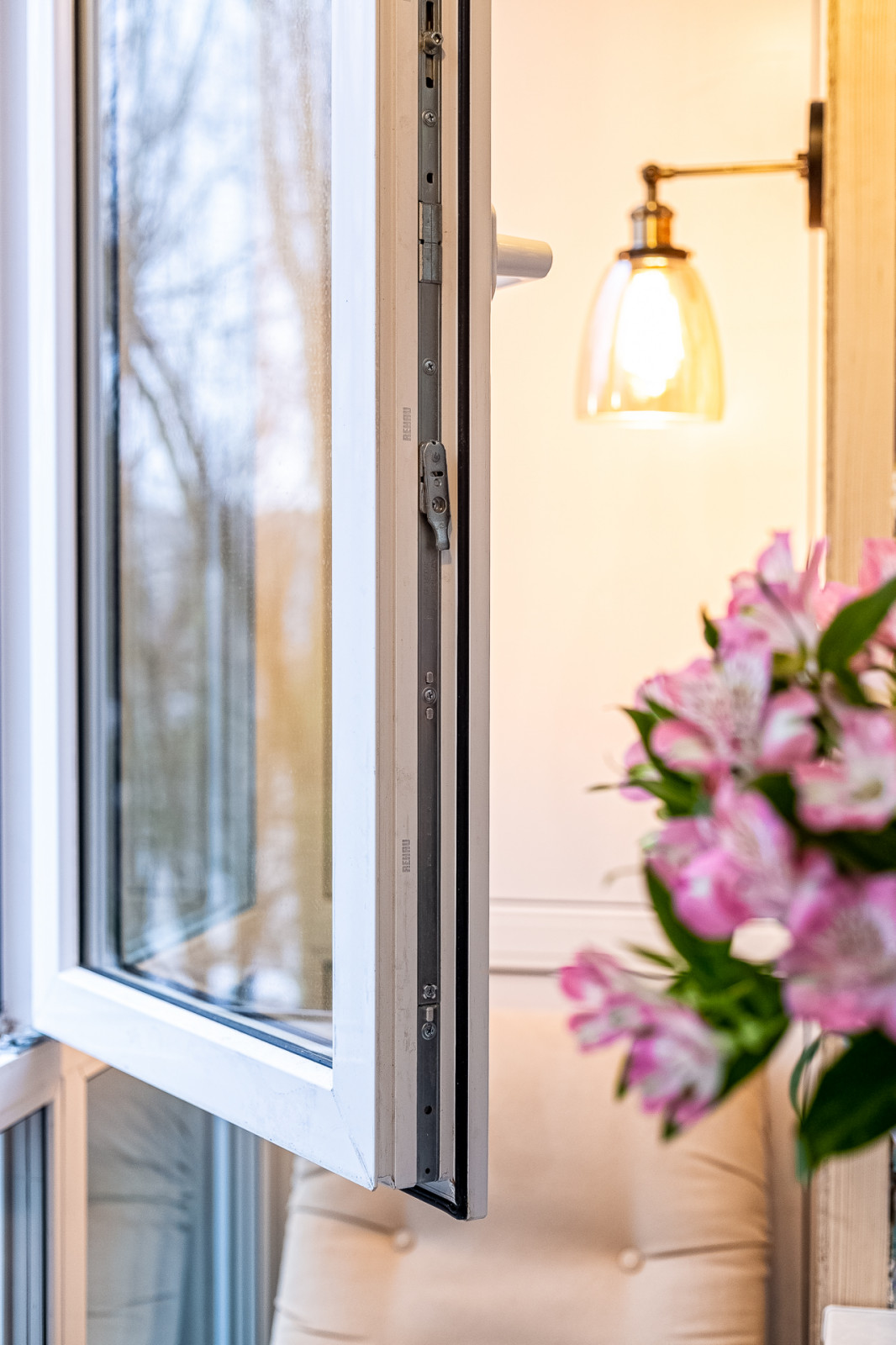 Остекление Балконов и лоджий с отделкой