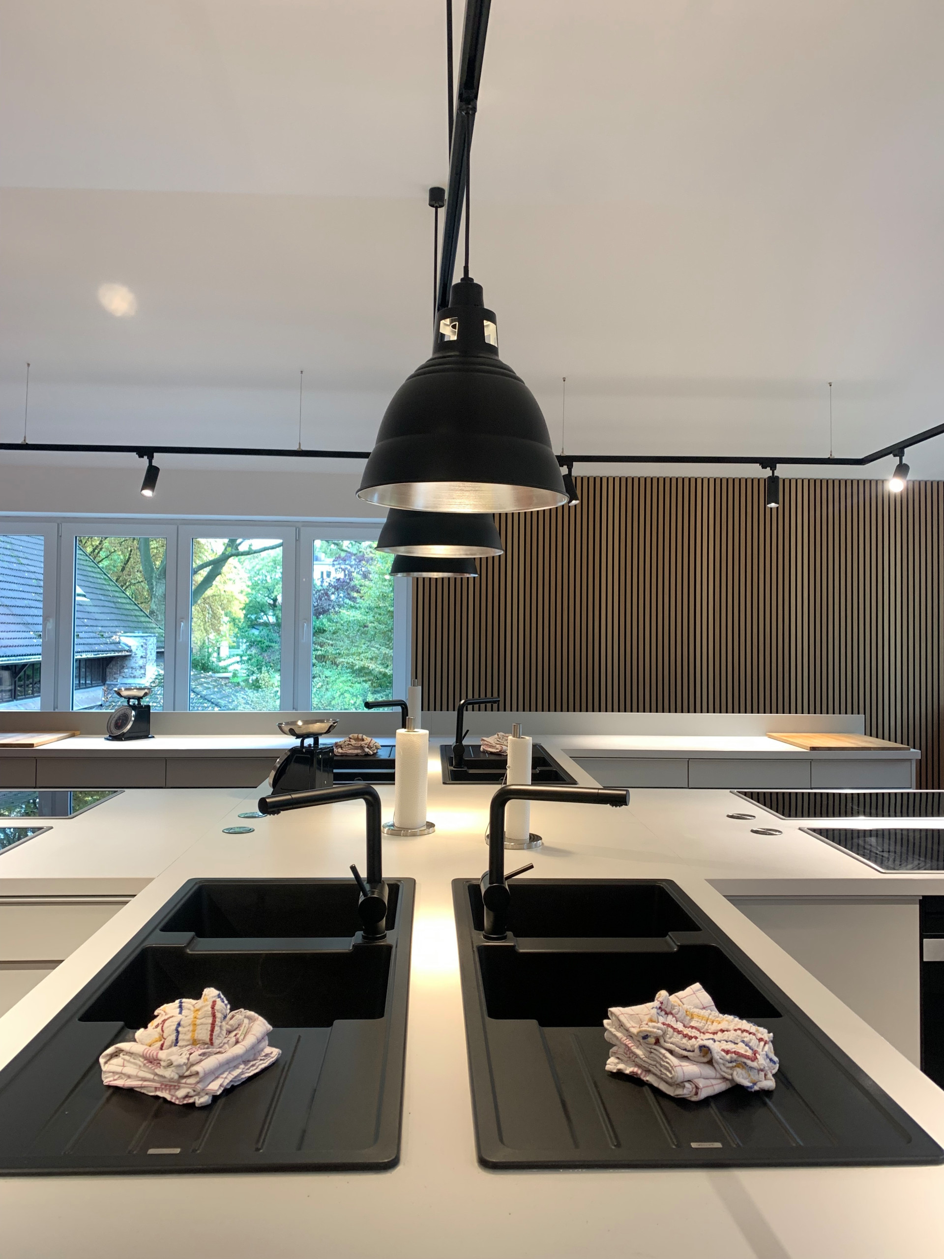 EBW Showroom Küche Lehrküche Büro Planung Präsentation Umplanung Modernisierung Ausstellung Interior Design NRW Krefeld Duisburg Architektur Innenarchitektur Gestaltung 3D Akustik Beleuchtung