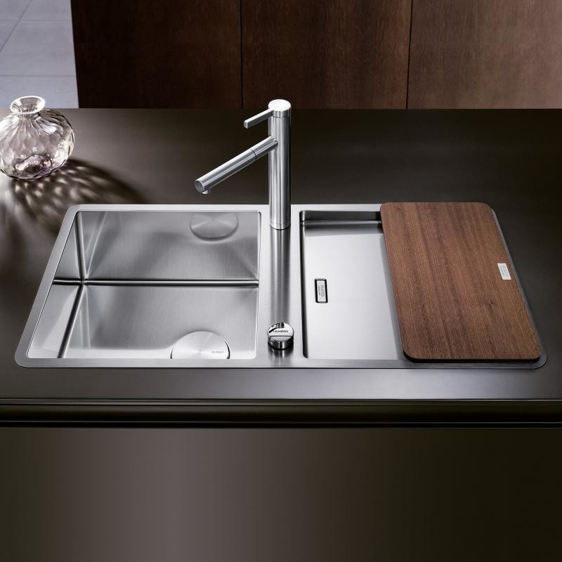 Фото кухонных моек и смесителей