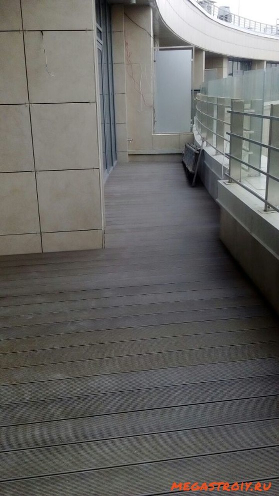 Санкт-Петербург. Ушаковская набережная. Террасная доска Relazzo Rehau.