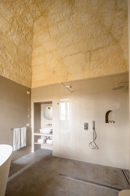 INTERIOR DESIGN DI UNA DIMORA STORICA mediterranean-bathroom