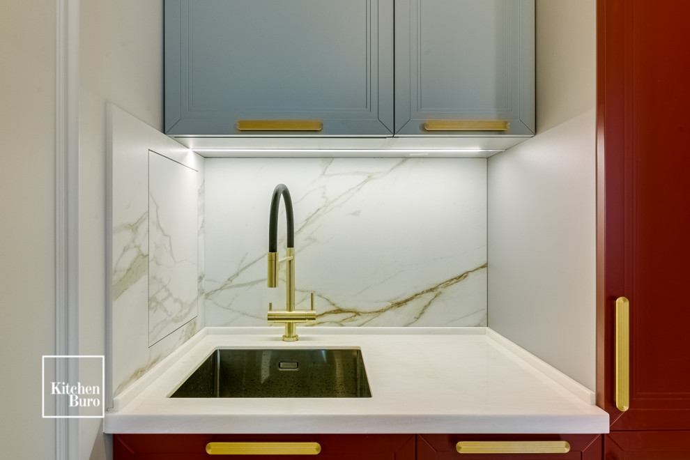 Красная кухня в ЖК Водный