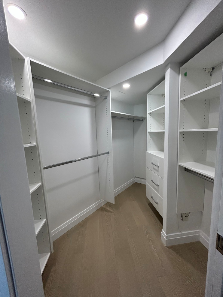 Walk in Closets Modern Closet Toronto by Komandor Canada